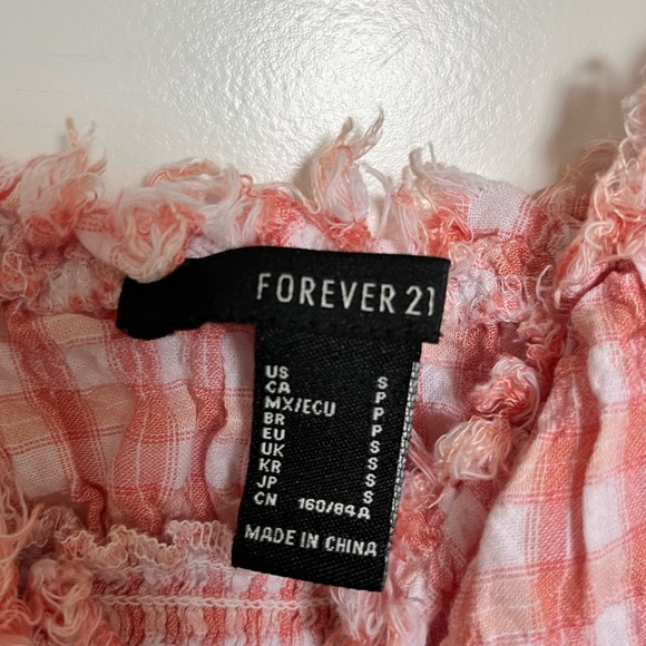 Gingham Ruffled Crop Top - Picture 2 of 7